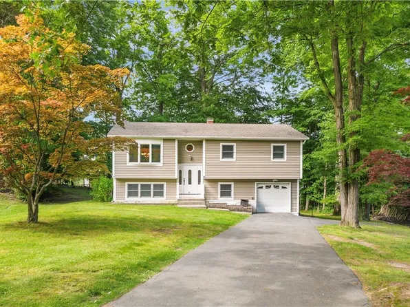 15 Glenn Lane, New City, NY 10956