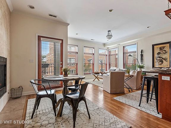 5th image of 1937 N Damen Ave APT 301