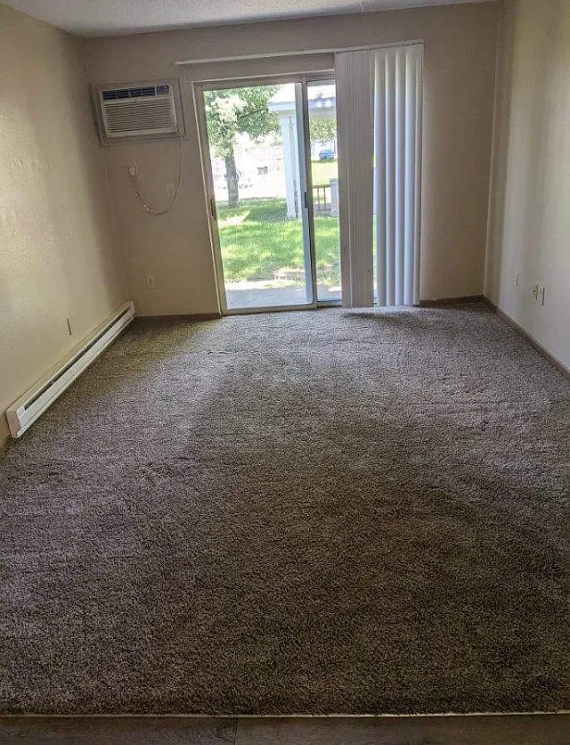 Meadow Wood Of Ames Apartment Building - 103 — Photo 3