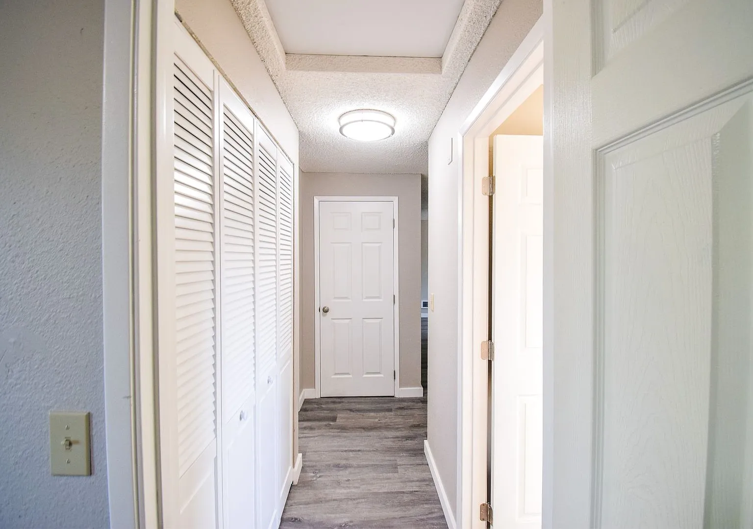 Newly Updated Single Level 2 Bedroom Apt in SE Portland! — Photo 1