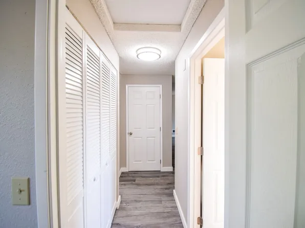 Newly Updated Single Level 2 Bedroom Apt in SE Portland!