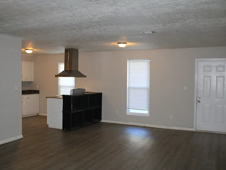 3109 Jennifer Ct — Photo 3