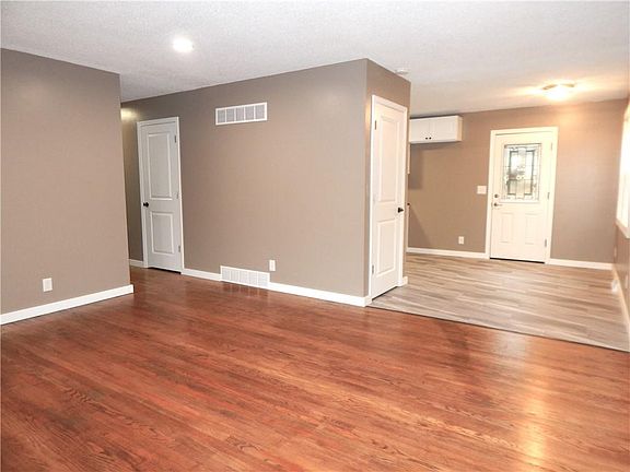 5th image of 5820 NE 60th St