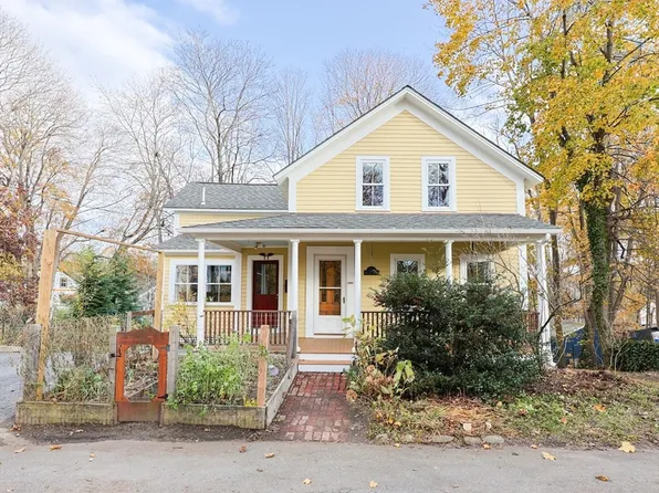 12 Walcott St, Maynard, MA 01754