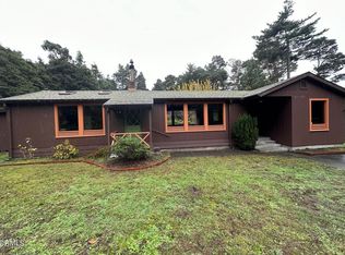 32801 Pearl Dr, Fort Bragg, CA 95437