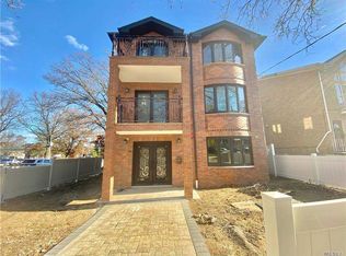 61-11 172nd St FLOOR 3, Fresh Meadows, NY 11365