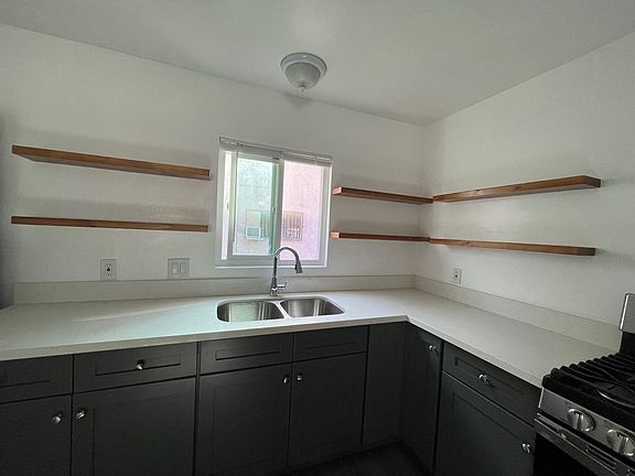 4th image of 5151 Navarro St APT 6
