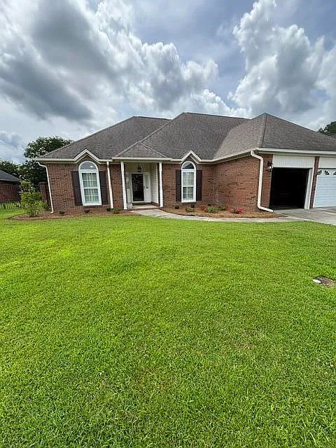 4 bed, 3.5 bath, 2517 sqft, $2,500 — Photo 1