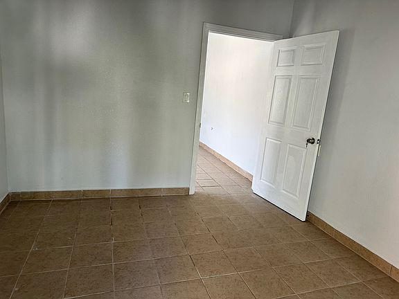 2nd image of 1035 W Cruces St #2