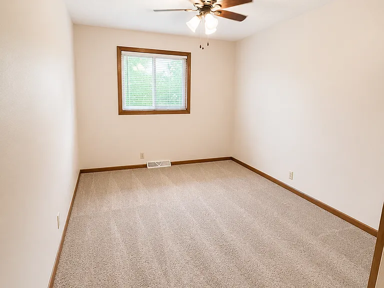 1102 Heeler Ave #B — Photo 16