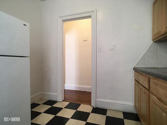 3rd image of 3035 34th St APT B2