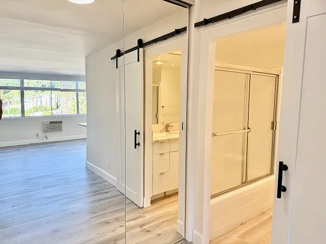 Madison Apartments — Photo 11