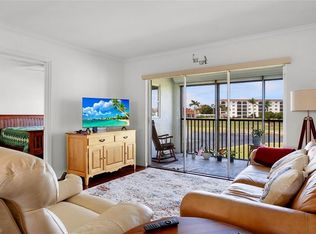 49 High Point Cir S APT 208, Naples, FL 34103