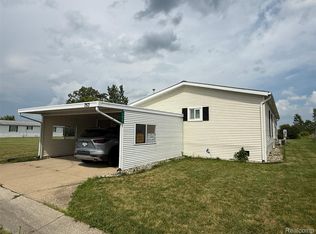753 Hawick Cir, Mount Morris, MI 48458