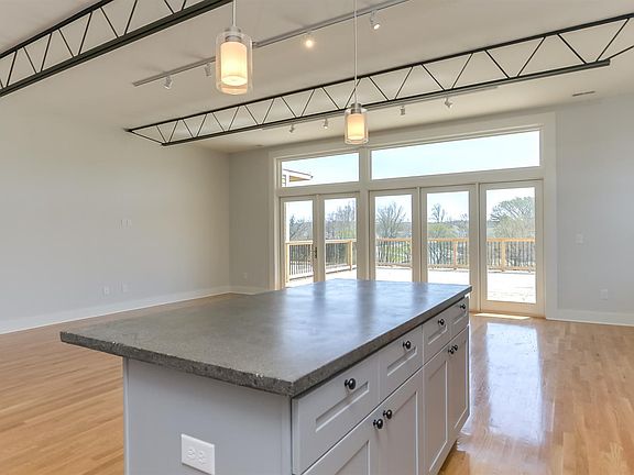 4th image of 111 W Main St #203