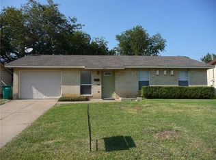 1013 Springwood Dr, Lewisville, TX 75067
