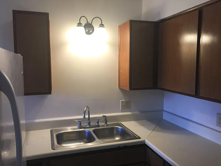 Nicholas Manor — Photo 11