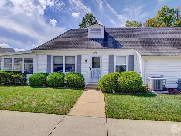 179 Rossmoor Dr #H, Monroe Township, NJ 08831