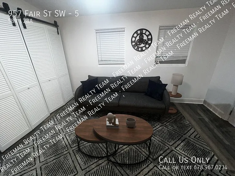 957 Fair St SW #5 — Photo 4
