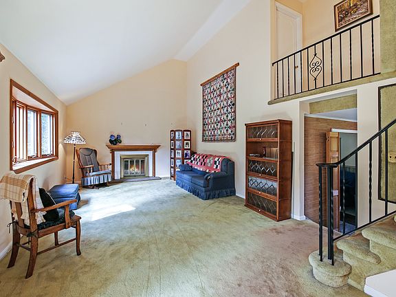 5th image of 305 Knollwood Road Ext