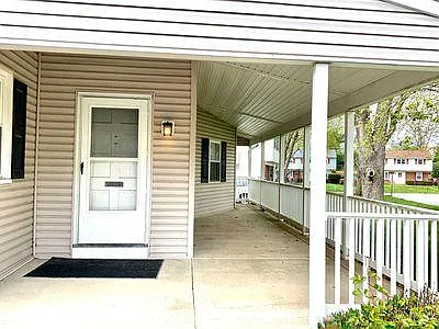 475 Hillview Rd — Photo 3