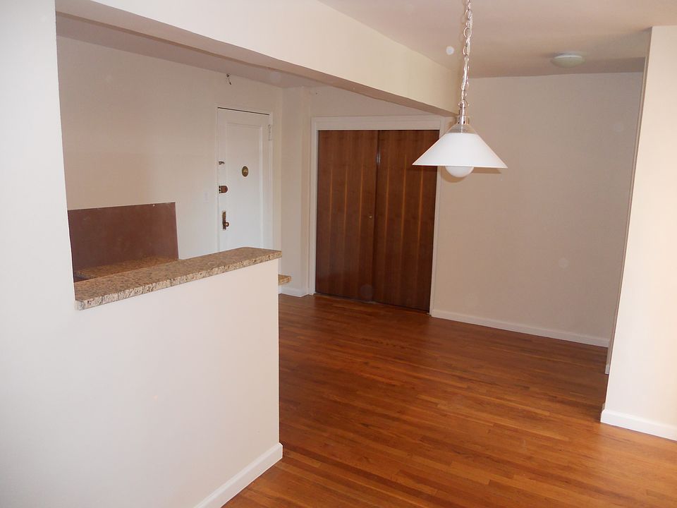 2nd image of 77 Bronx River Rd APT 3A
