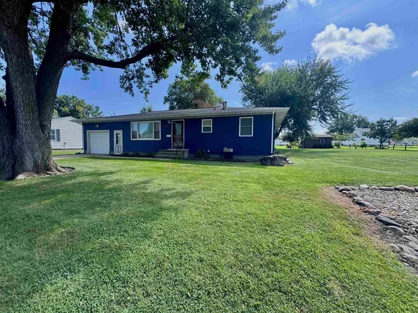 947 1st Ave SE, Oelwein, IA 50662