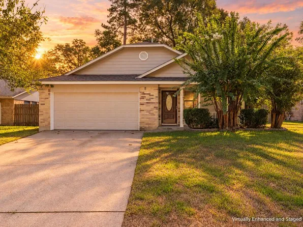 104 Forest Creek Dr, Lufkin, TX 75901