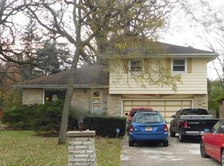 19W733 Hillcrest Ln, Lemont, IL