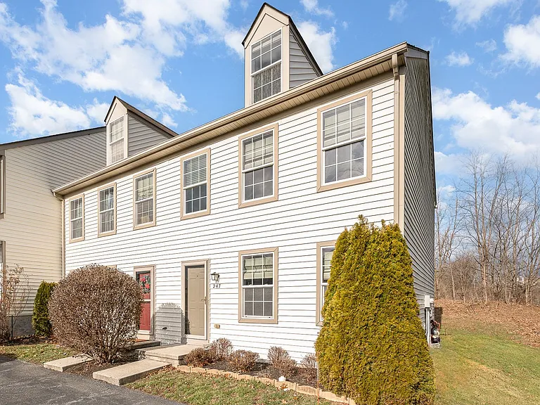 247 Buckley Dr — Photo 3