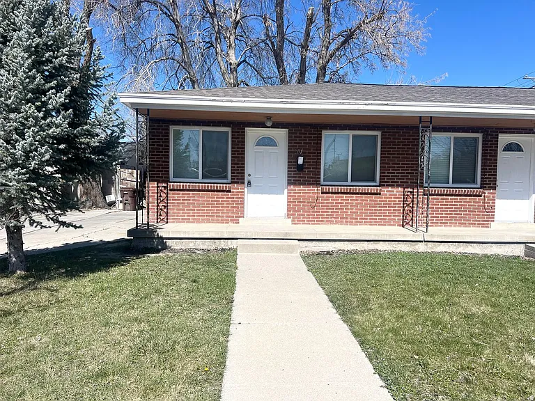 291 E Welby Ave — Photo 3