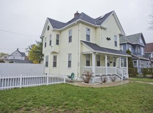 24 Willow St, Holyoke, MA 01040