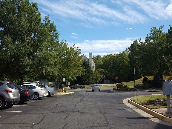 5th image of 7781 Black Horse Ct