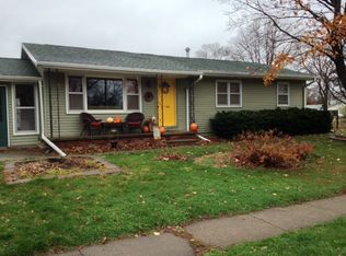 600 1st St SW, Waverly, IA 50677