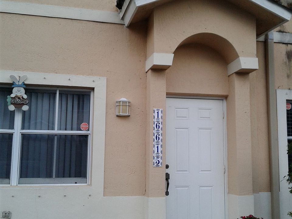 1st image of 16615 NW 70th Ave