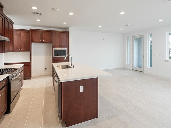 Entertaining friends and family is breeze in the open concept dining room - your group can enjoy the