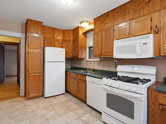 3rd image of 5048 Devonshire Ave