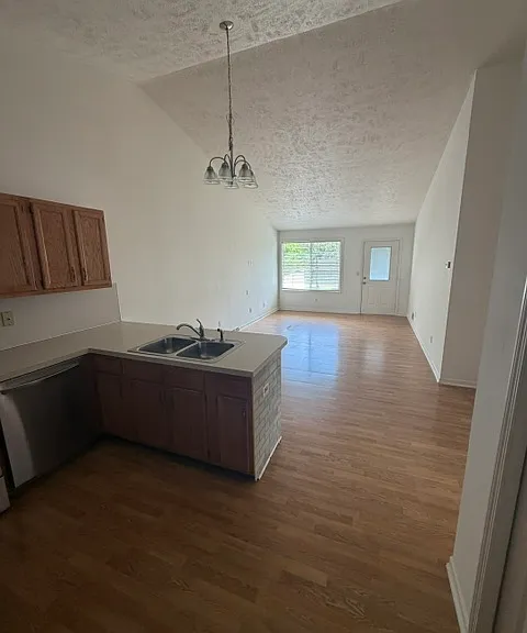 1542 Blossom St SE — Photo 6