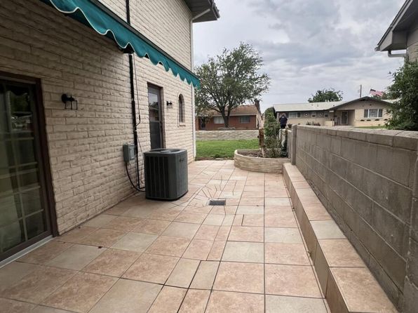 2205 N Santiago Ave, Farmington, NM 87401