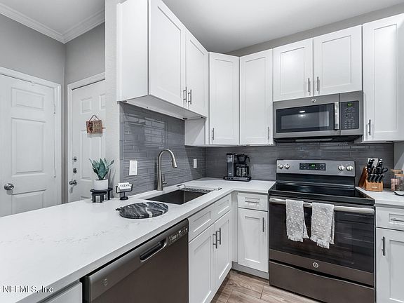 3rd image of 140 VERACRUZ Drive #626
