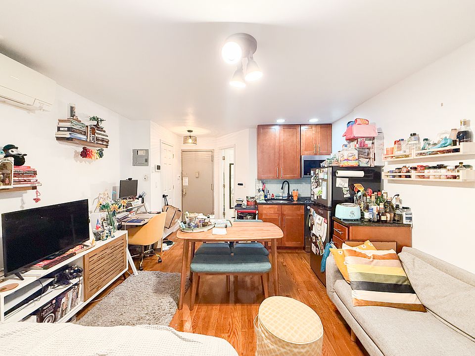 1st image of 78 Halsey St APT 1F