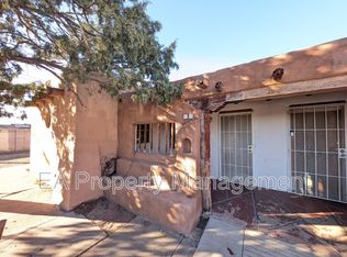 200 63rd St SW APT 10, Albuquerque, NM 87121