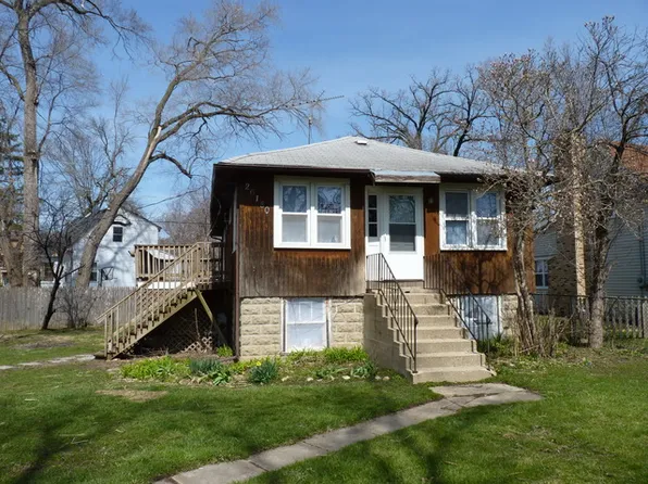 26180 W Forest Ave, Antioch, IL 60002