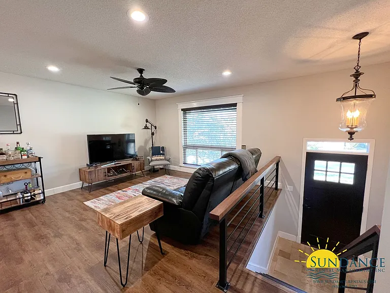 132 Sotir St NW — Photo 7