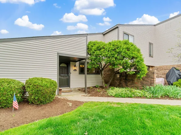 2831 Paddock Ln, Villa Hills, KY 41017