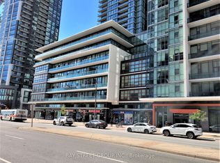 4070 Confederation Pkwy #2808, Mississauga, ON L5B 0E9