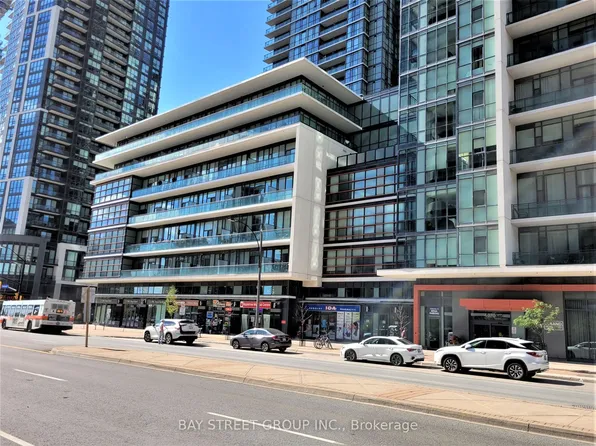 4070 Confederation Pkwy #2808, Mississauga, ON L5B 0E9