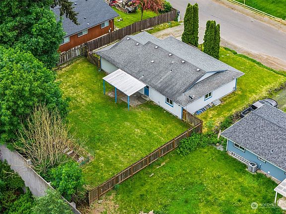 2nd image of 8840 Quinault Loop NE