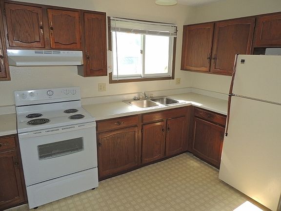 3rd image of 210 S Chestnut St APT 1