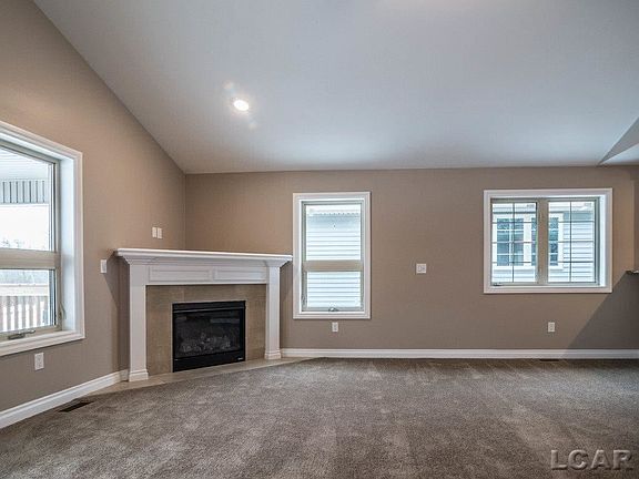 3rd image of 828 War Bonnet Dr